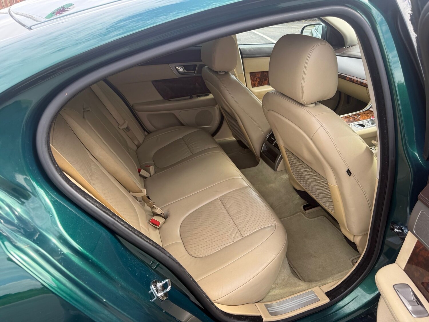 Jaguar XF 2.7d Premium Luxury 4dr Auto