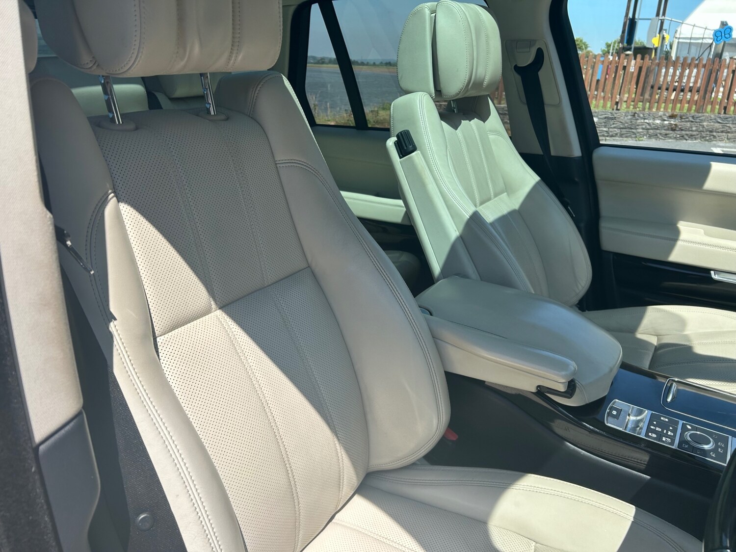 Land Rover Range Rover 3.0 TDV6 Vogue 4dr Auto autobiography