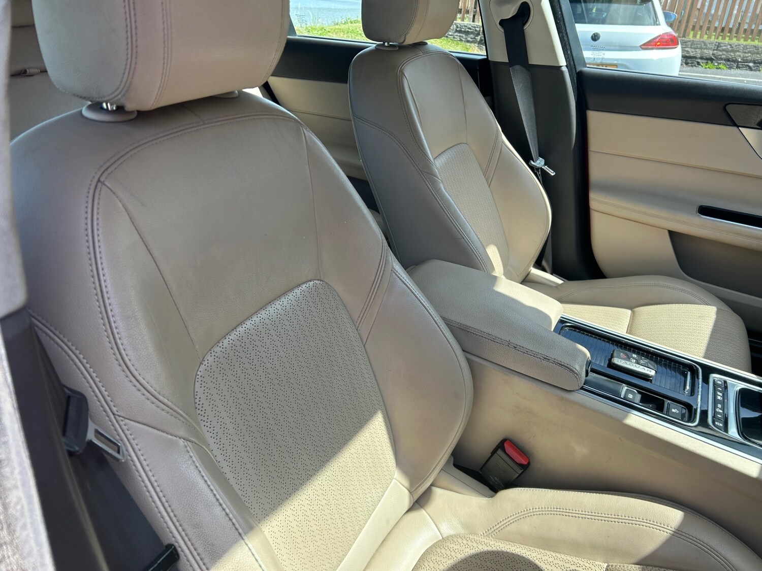 Jaguar XF 2.0d Prestige 4dr Auto
