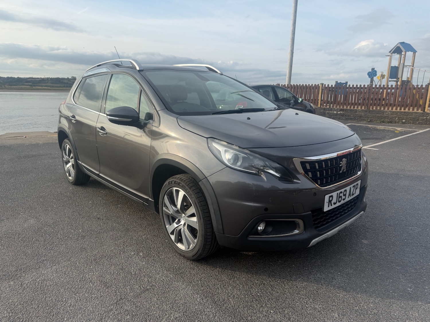 Peugeot 2008 1.2 PureTech 110 Allure Premium 5dr
