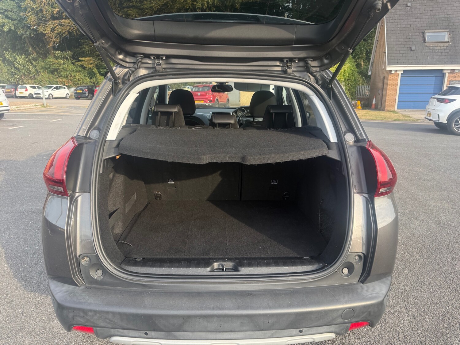 Peugeot 2008 1.2 PureTech 110 Allure Premium 5dr