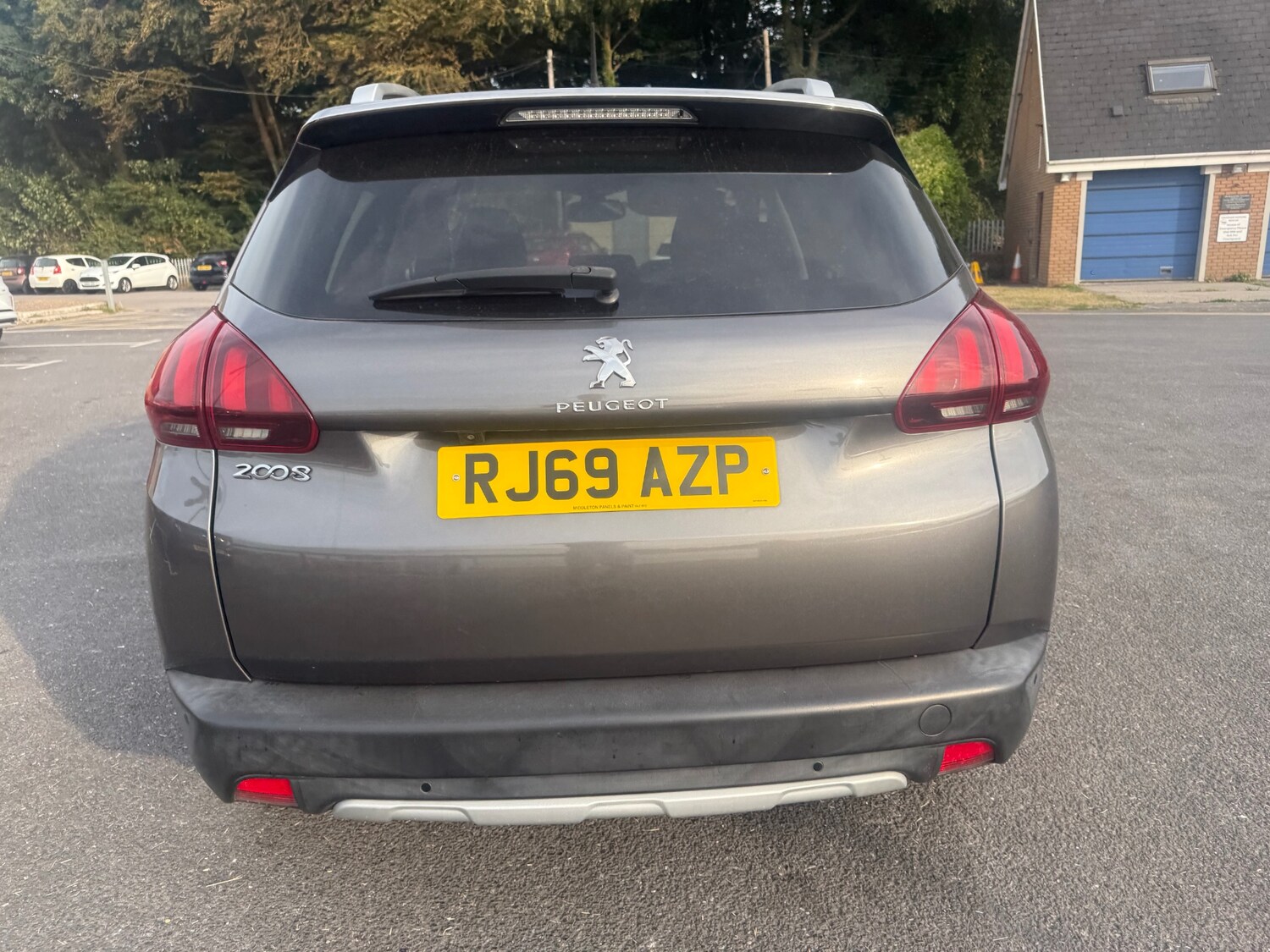 Peugeot 2008 1.2 PureTech 110 Allure Premium 5dr