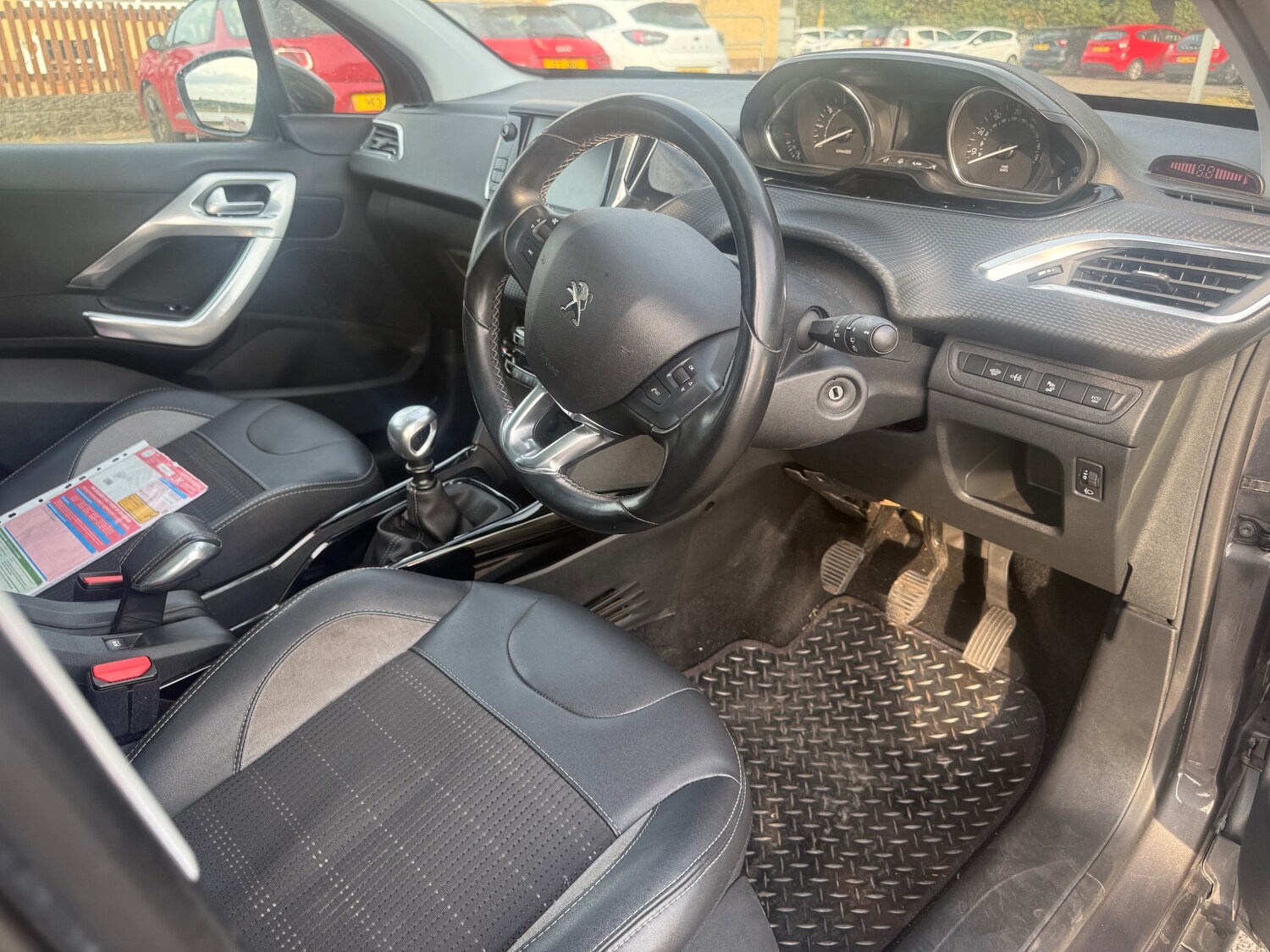 Peugeot 2008 1.2 PureTech 110 Allure Premium 5dr