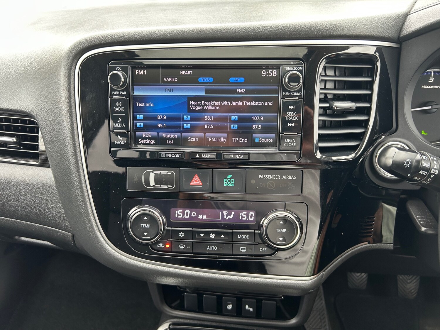 Mitsubishi Outlander 2.2 DI-D 4 5dr 7 seater