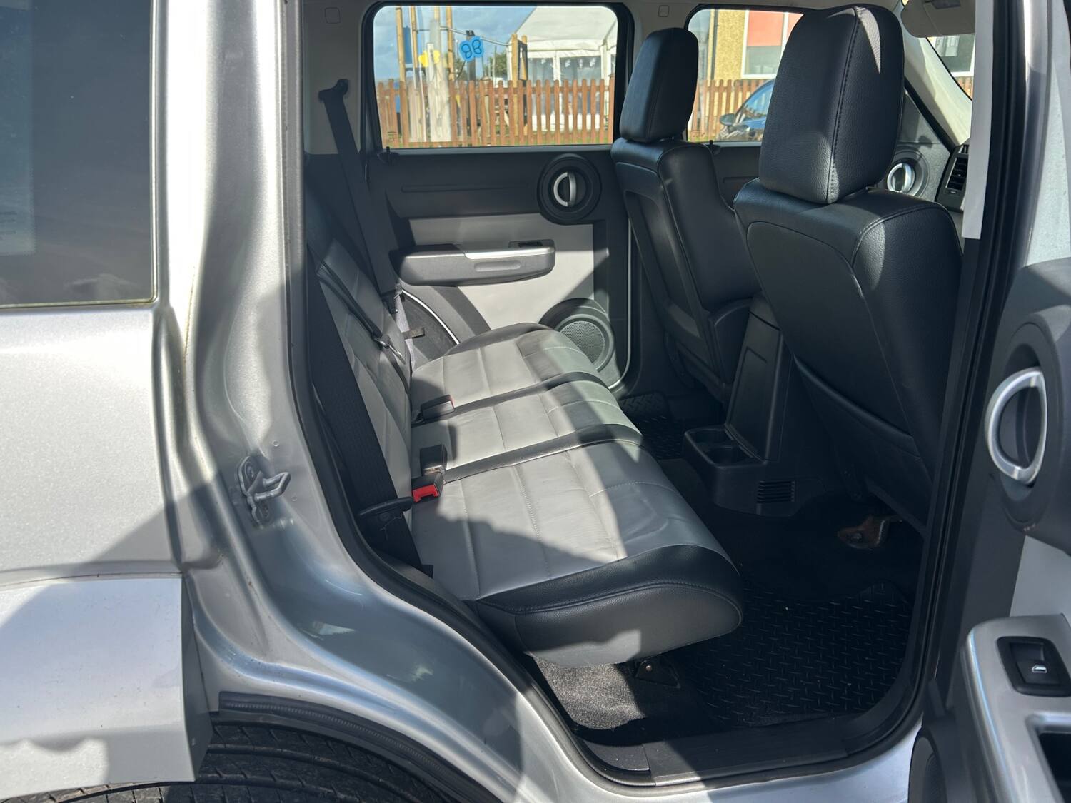 Dodge Nitro 2.8 CRD SXT 5dr Auto